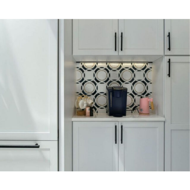Black and white shape the entire space at this location in Boston’s South End. Light surfaces create openness, while darker elements add contrast and definition.

Thoughtful decisions, carried through every detail, right in the South End.

 #AnySeasonDesignBuild #BostonInteriors #SouthEndStyle #ModernLiving #KitchenInspo #DesignBuild #InteriorAesthetic #CleanDesign #ContrastDesign